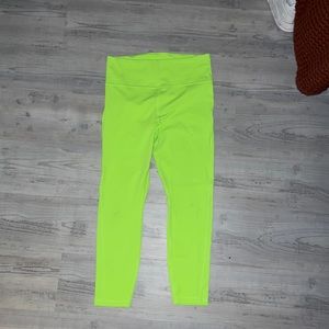 Athleta ultimate stash 7/8 tight with pocket